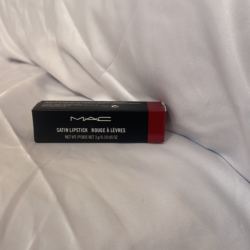 MAC COSMETICS MOCHA LIPSTICK